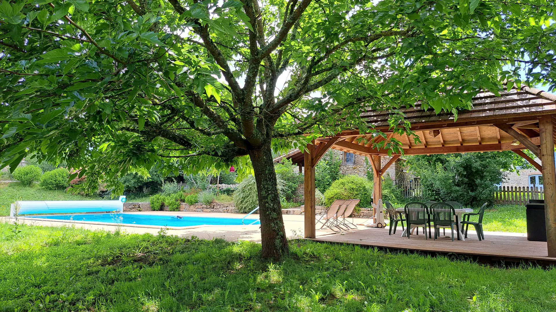 Pergola et piscine