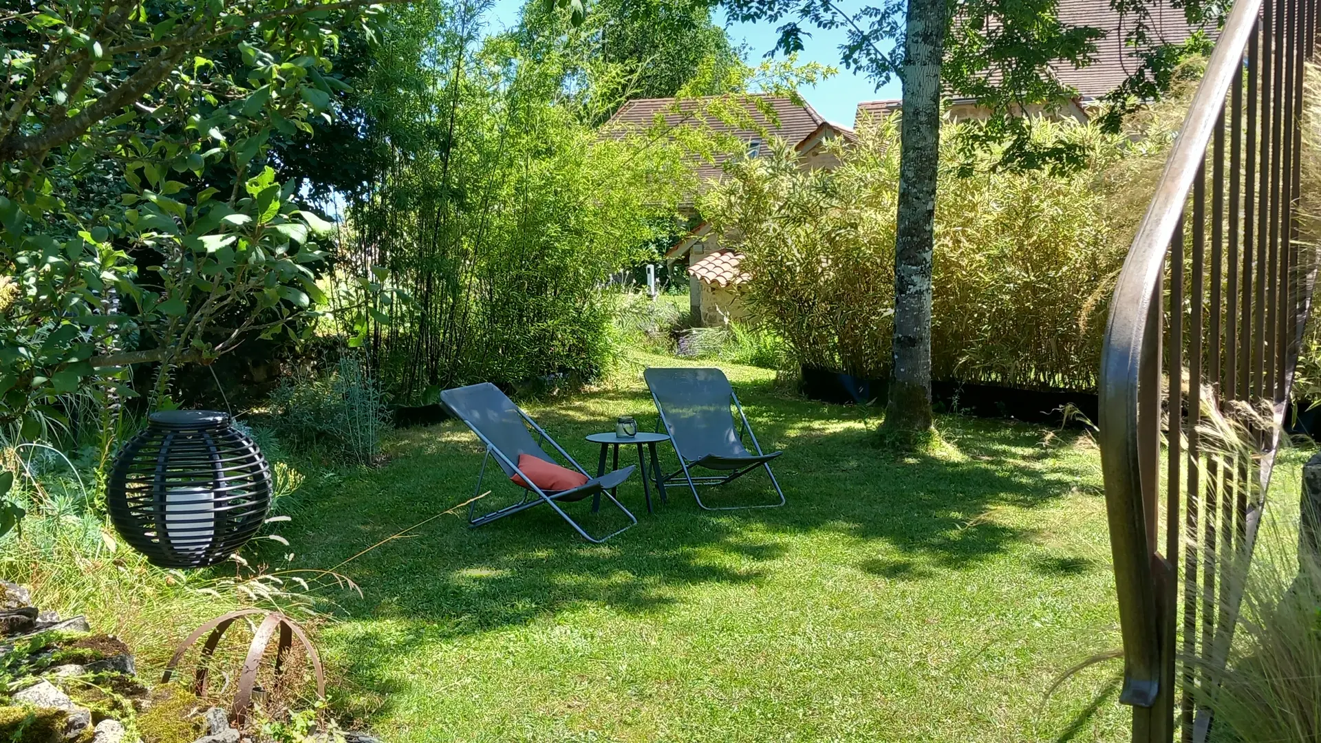 jardin devant le gîte