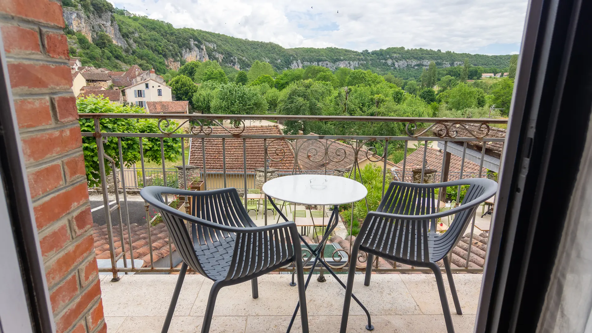 Terrasse d'une chambre avec vue le village