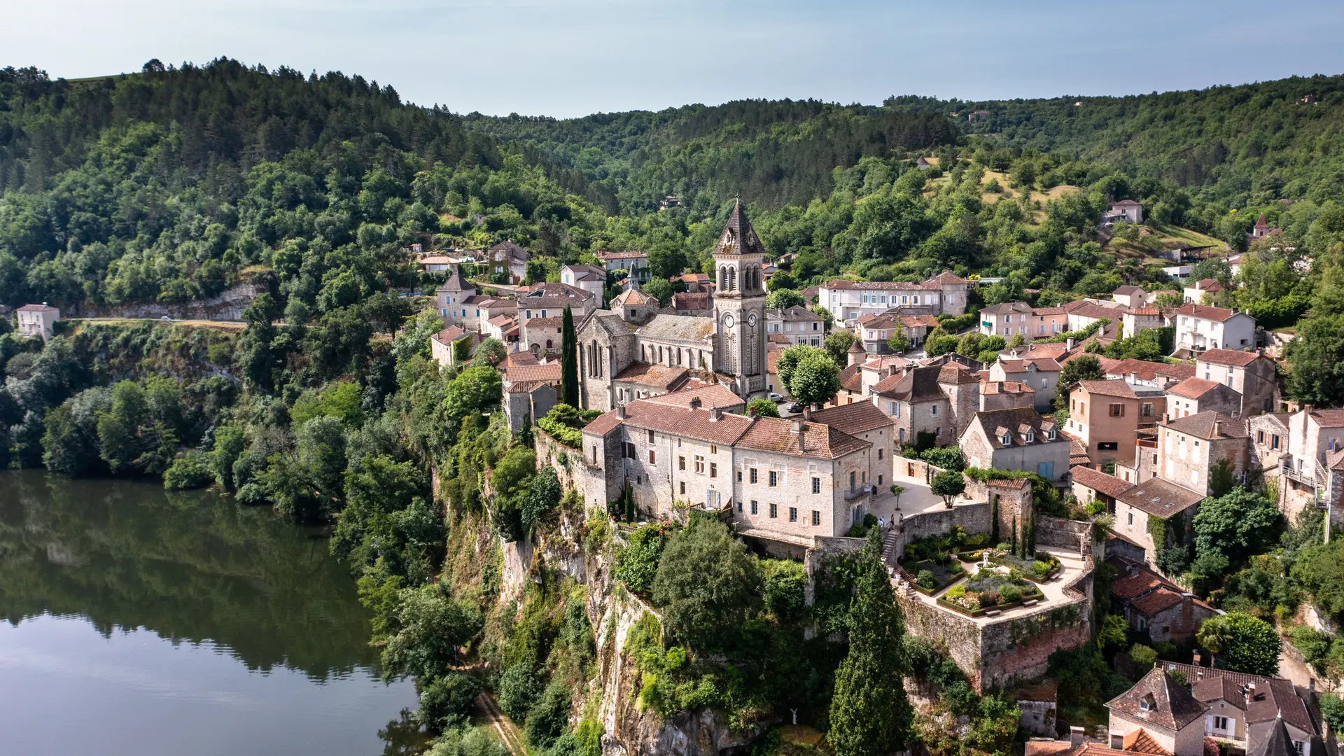 Vue drone du village d'Albas
