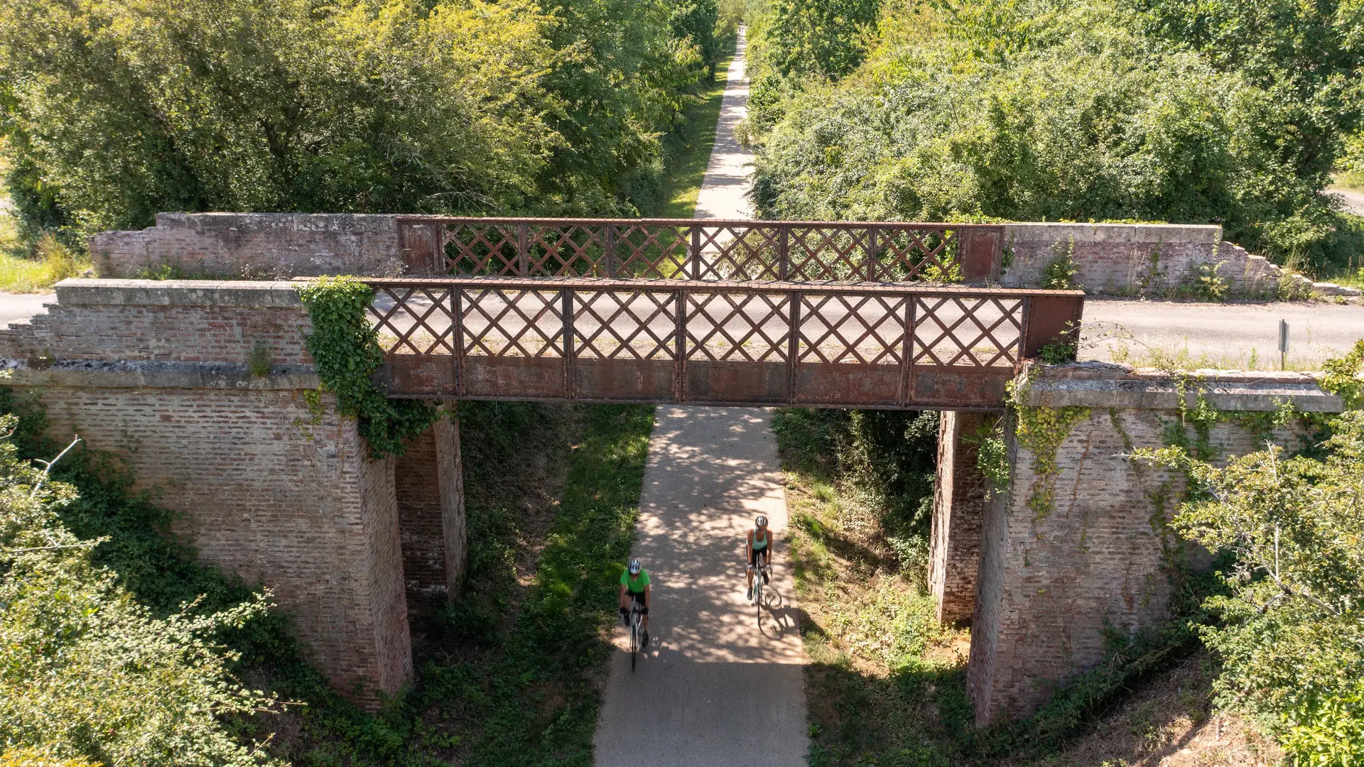 Vue drone de la voie verte à Duravel