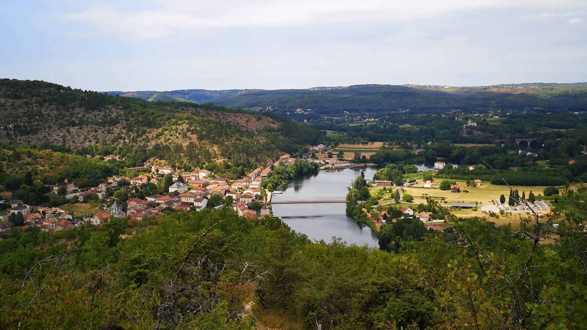 220729_Chemin avec randonneuse Douelle