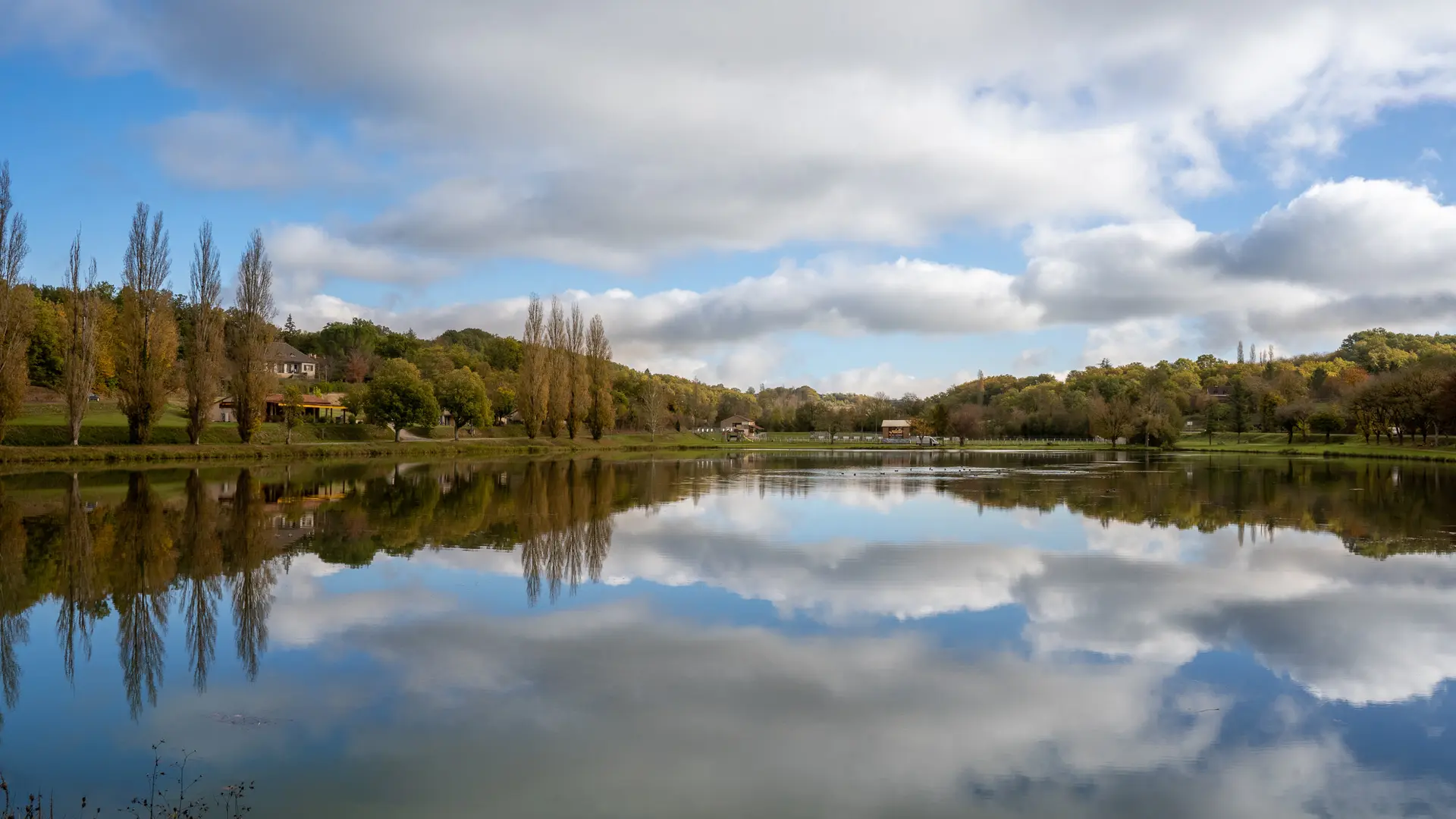 Etang de Le Vigan à l'automne