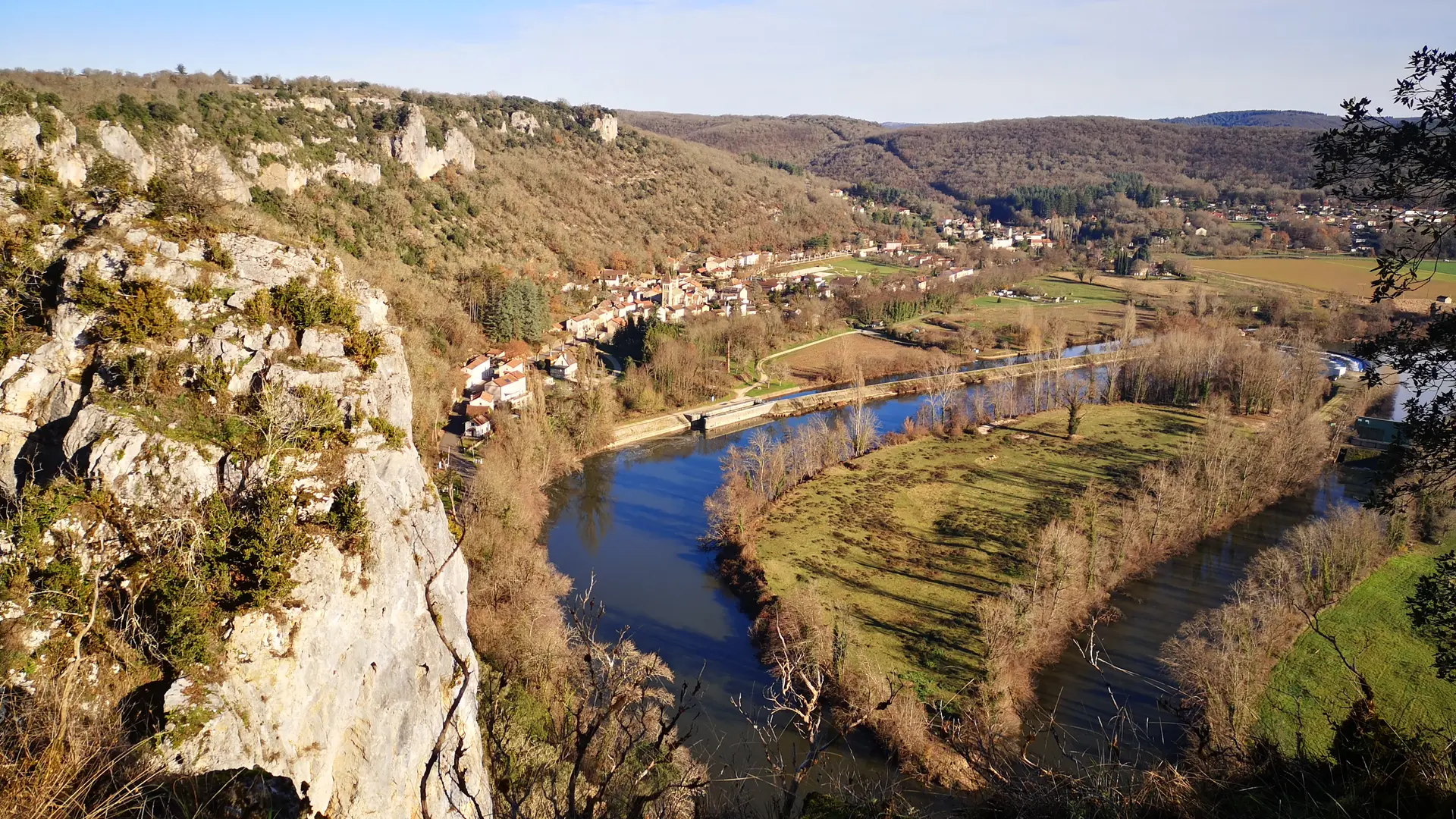 Vue Falaise_PR St Géry - ©F.Laparra - Office de Tourisme Cahors Vallée du Lot