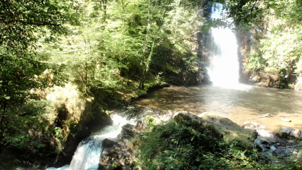 23 ALBUSSAC - Les cascades de Murel (4)