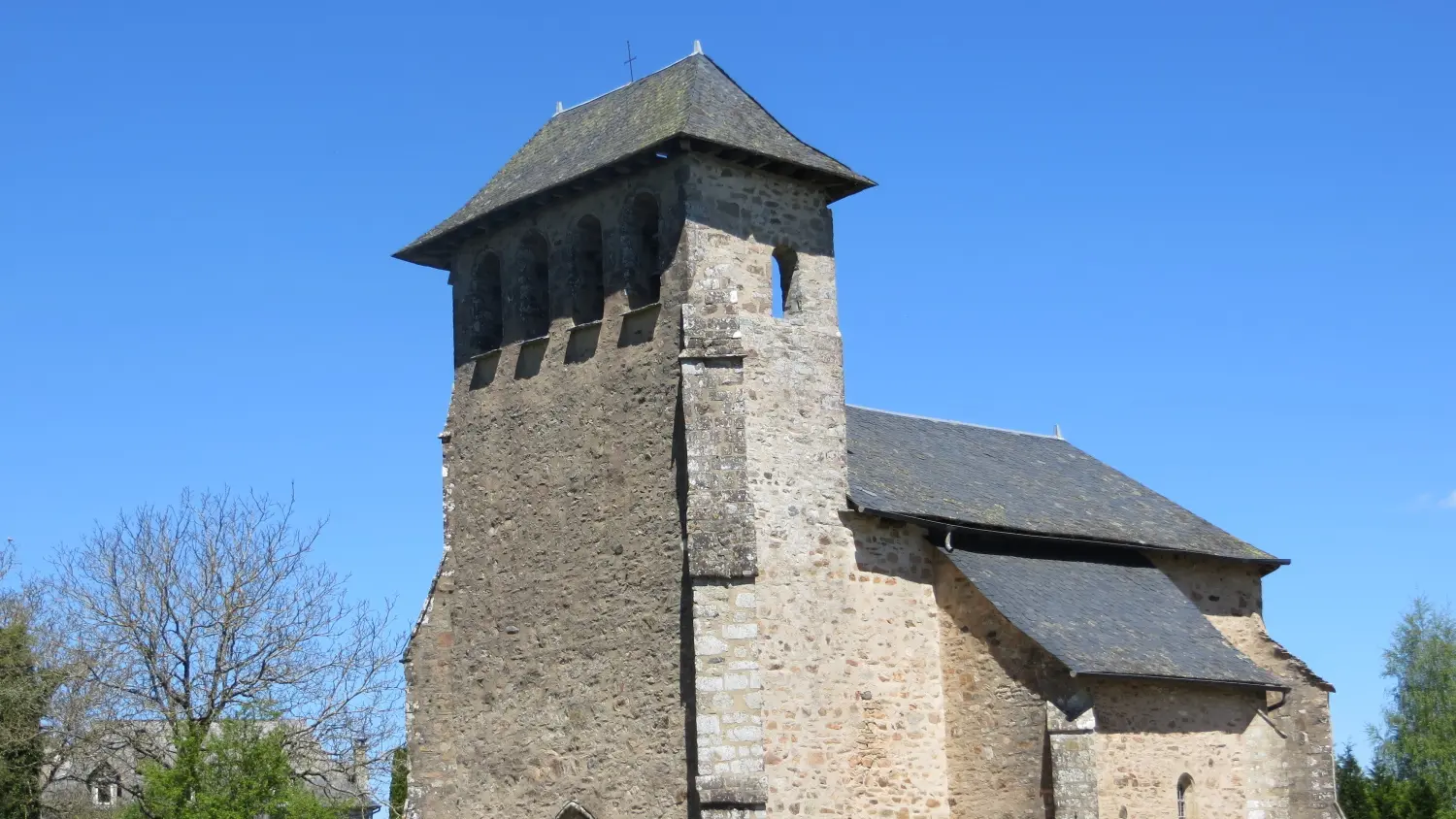 24 NEUVILLE - Le Puy Brezou (2)