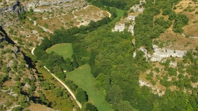 24-canyon de l'alzou RocamadourLot Tourisme-ECAV aviation-Michel Bernard