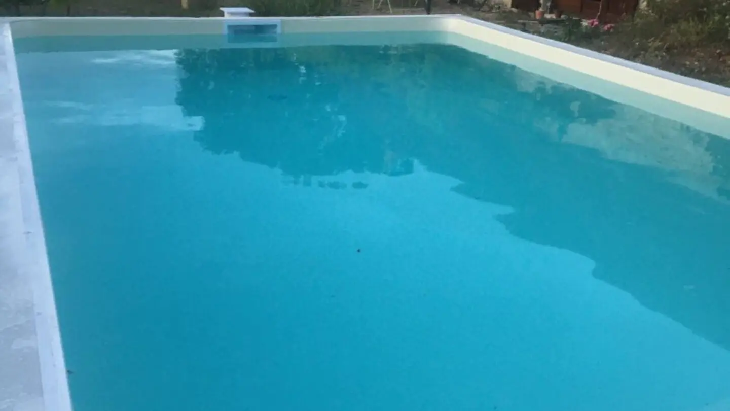 Piscine 6 x3,5 x 1,80 profondeur -rampe d'accés