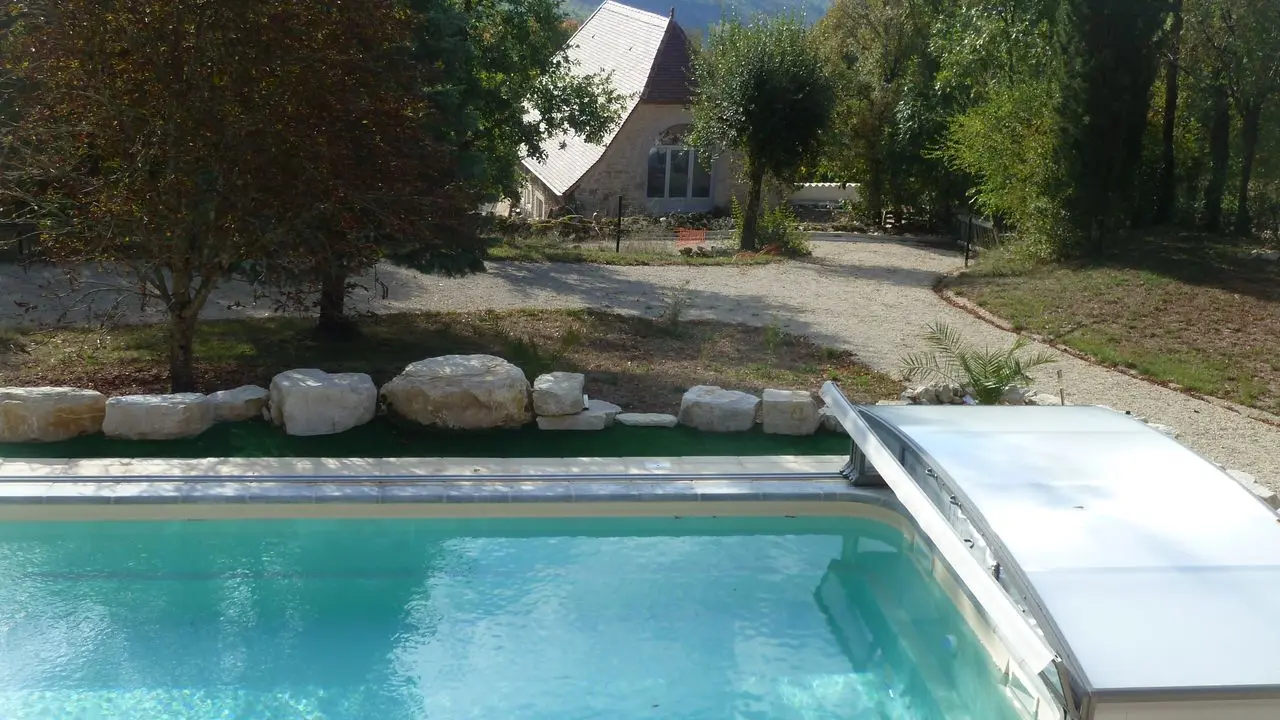 Grange d'Aussou et piscine extérieure