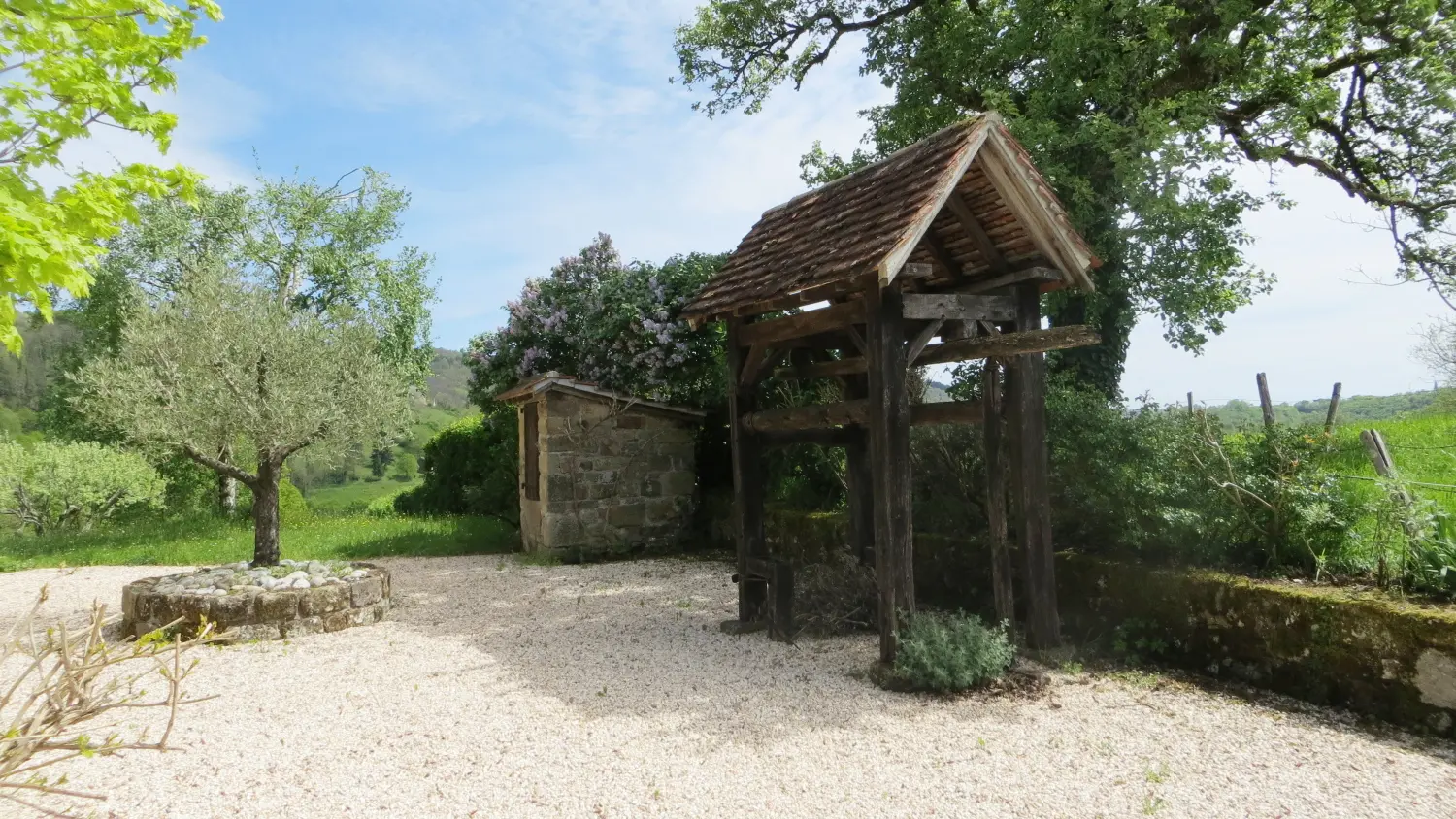 31 LOSTANGES - Un balcon sur le pays de Brive (2)