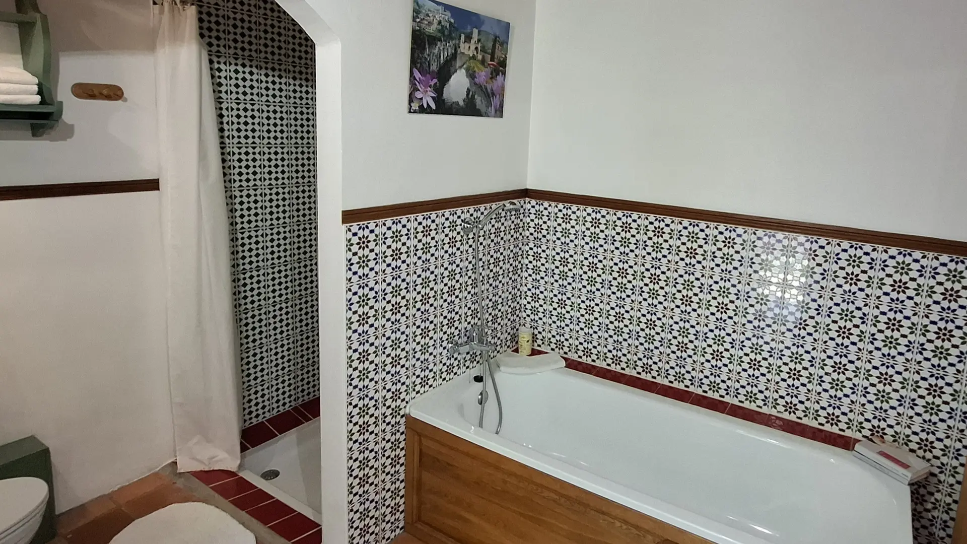Grande douche, salle de bain