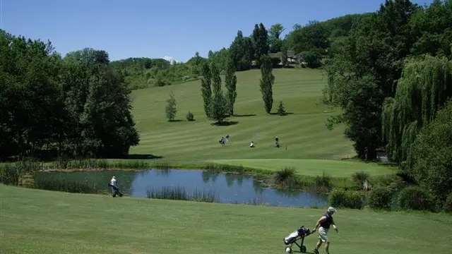 Golf des Roucous - vue sur le lac