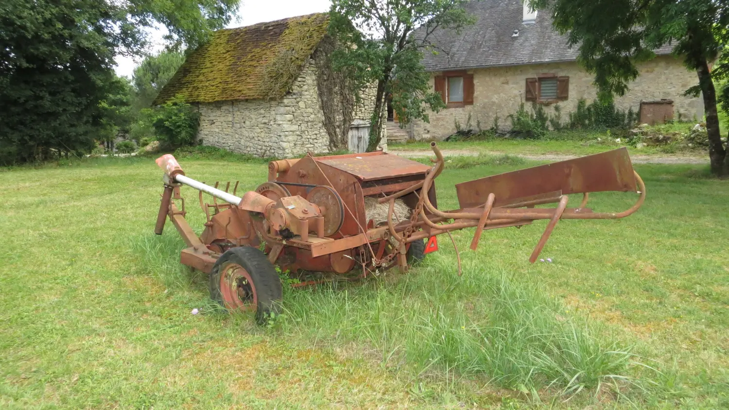 35 CHAUFFOUR-SUR-VELL - Aux confins du Quercy (2)