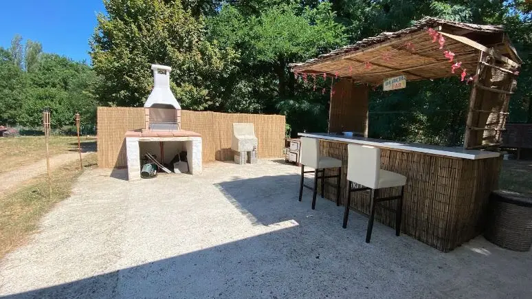 tiki-bar-et-bbq