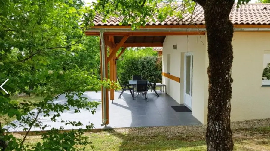 vv les cigales terrasse