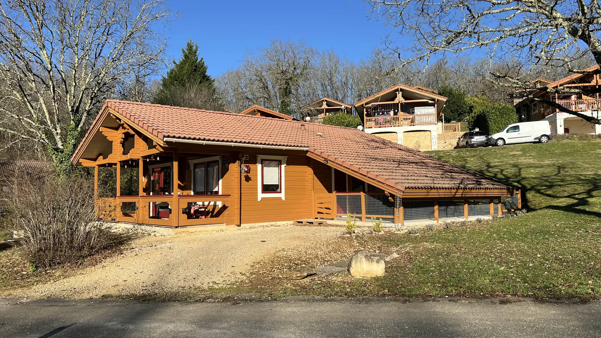 zijkant chalet 33