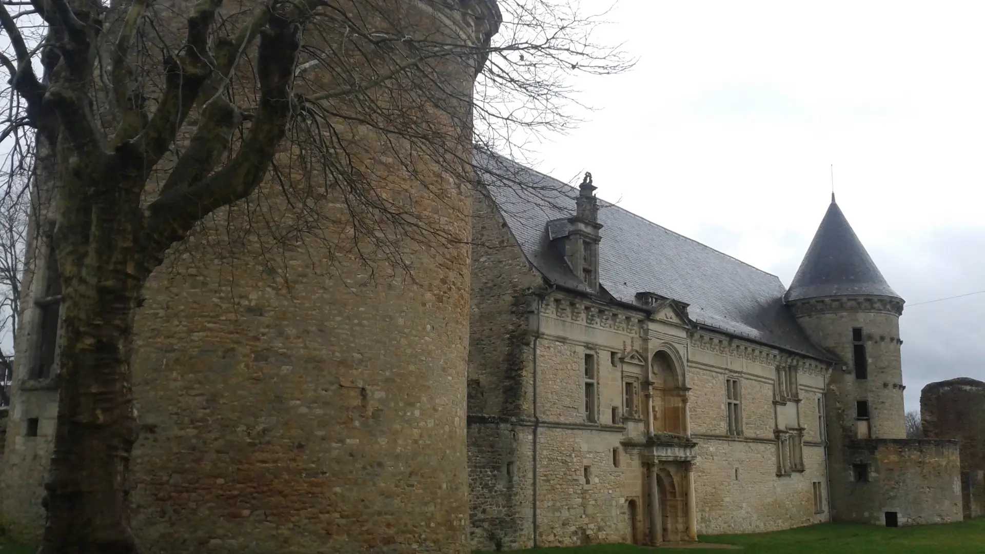 ASSIER-château gauche
