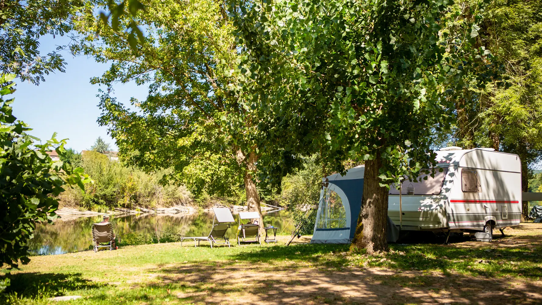 Aan de rivier Camping Le Clos Bouyssac-012