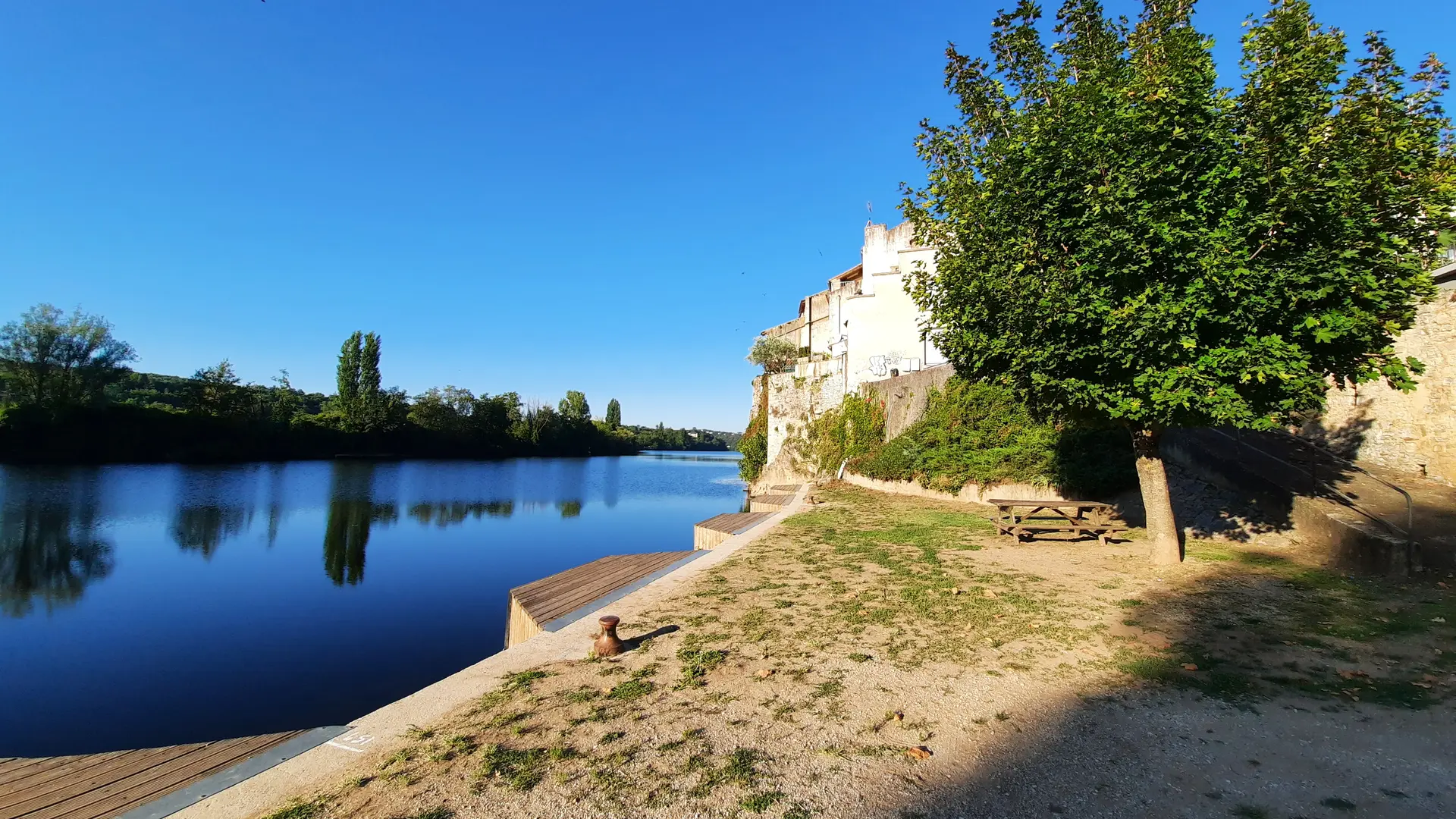 Aire Laroque des Arcs