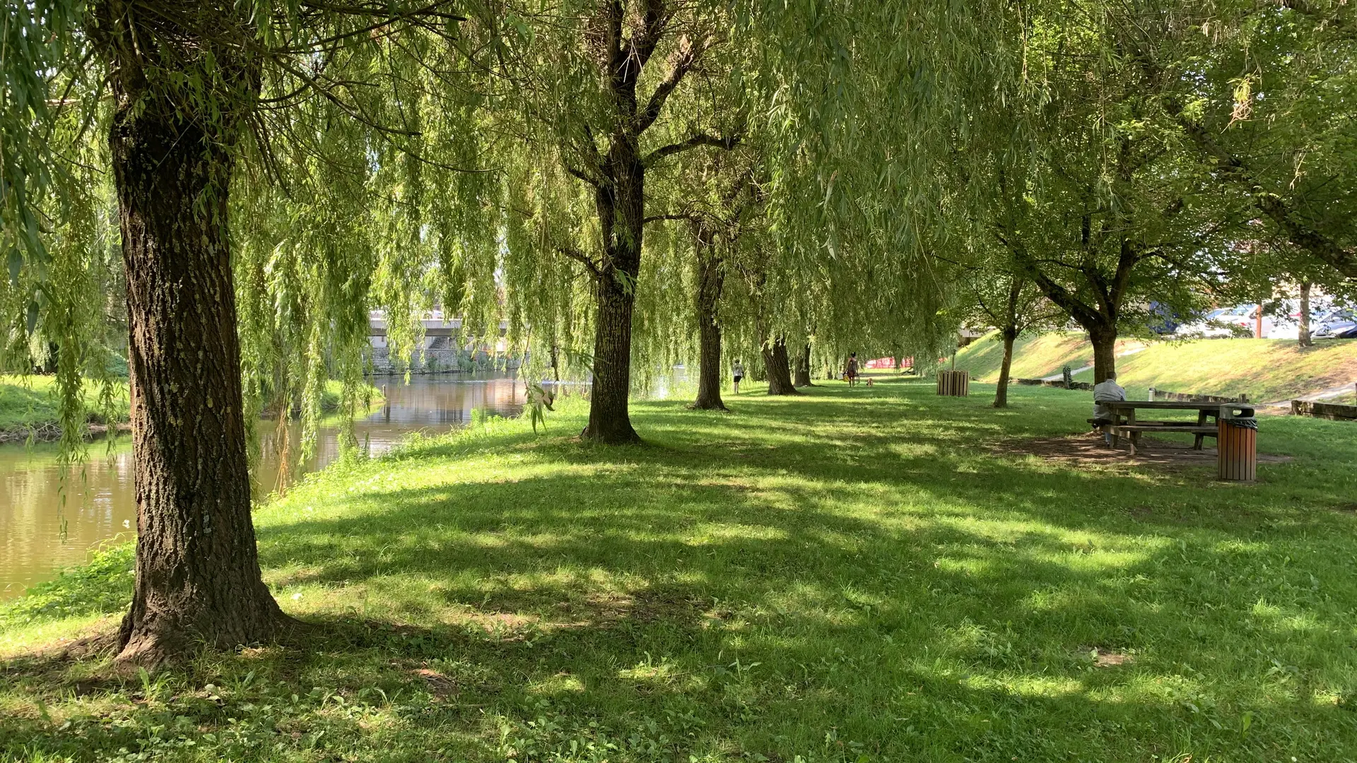 Aire de Bretenoux en bord de Cère 2