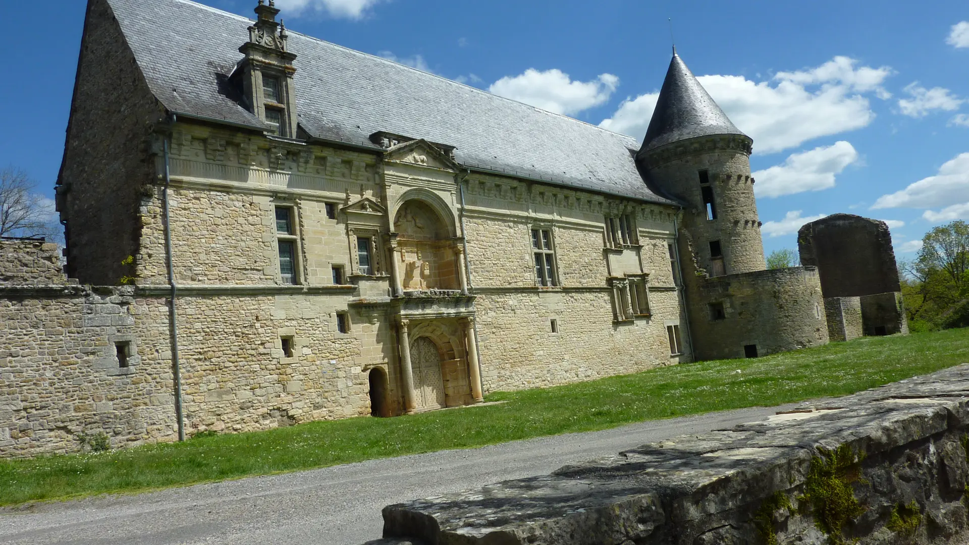 Assier - Château de la Renaissance, Oeuvre de Galiot _01 © Lot Tourisme - C. Sanchez