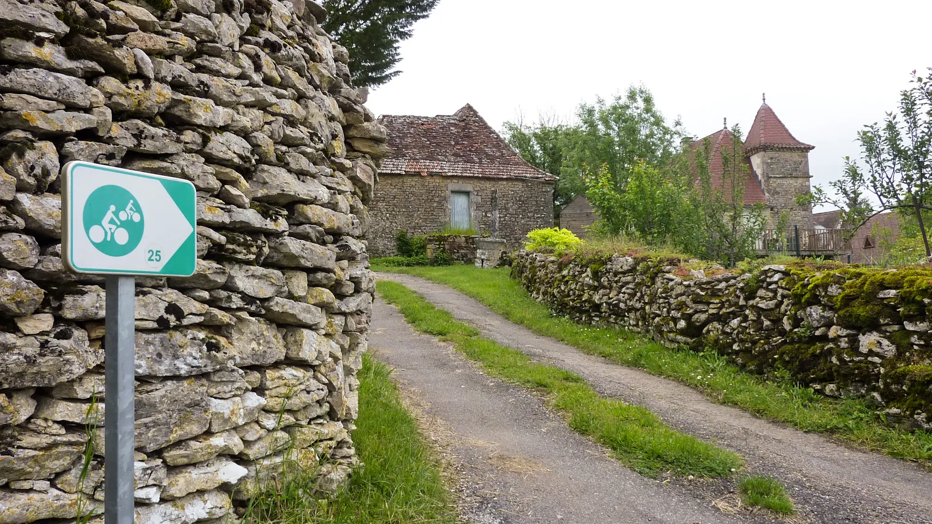 Artix - Entre murets et maisons de pierre_03 © Lot Tourisme - C. Sanchez