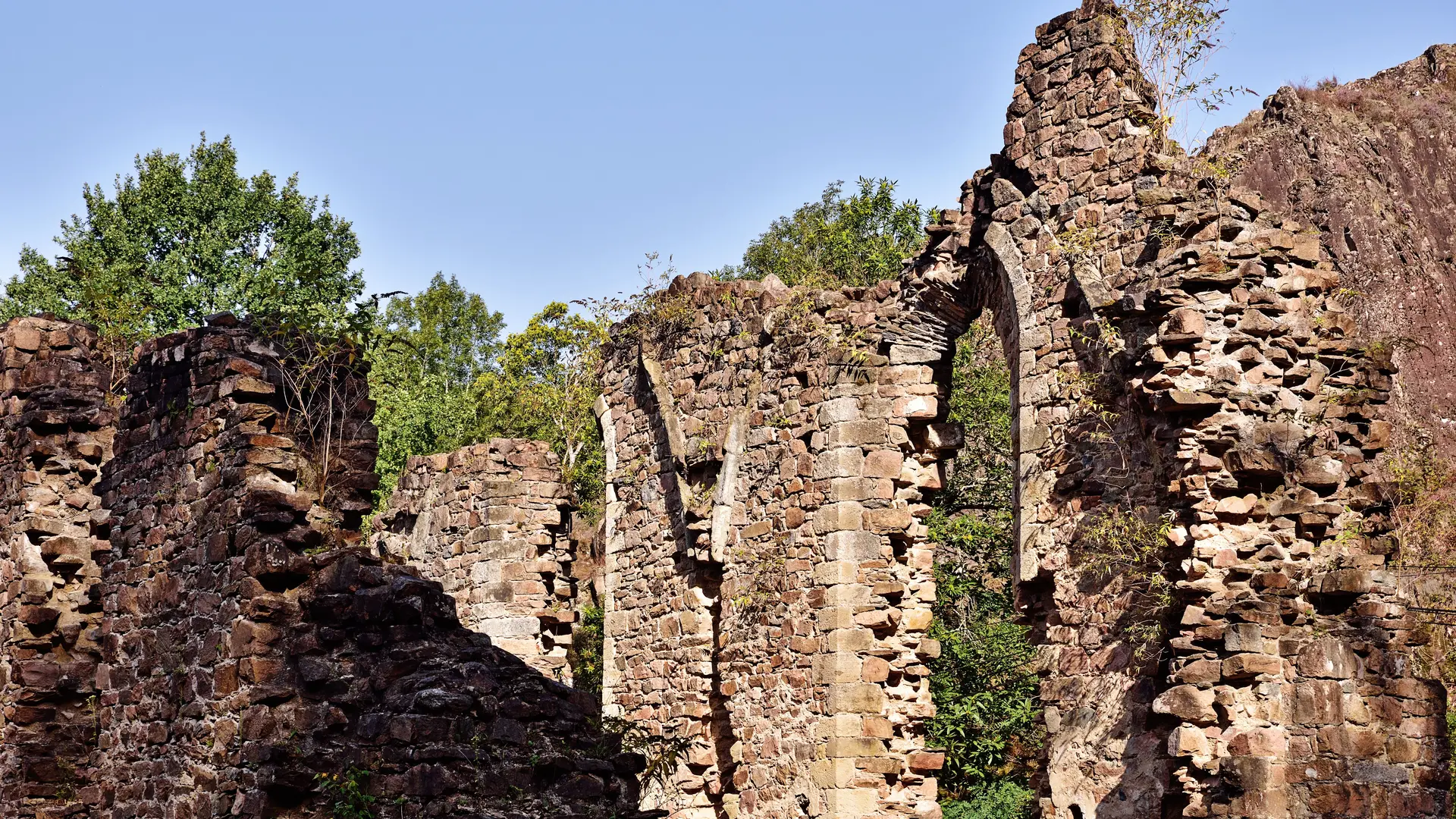 Aubazine-monastère féminin