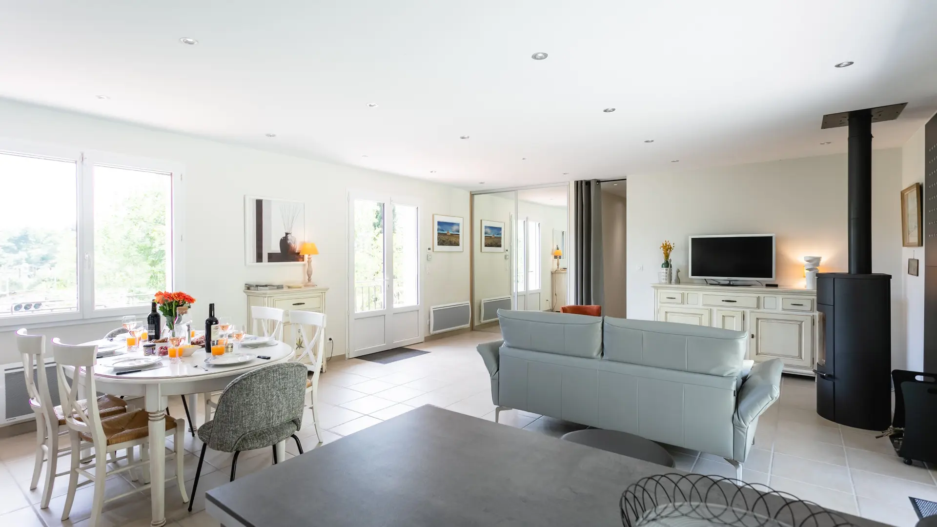 Autre vue Salon, salle à manger