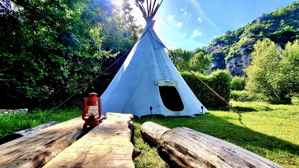 Notre grand tipi et sa vue imprenable