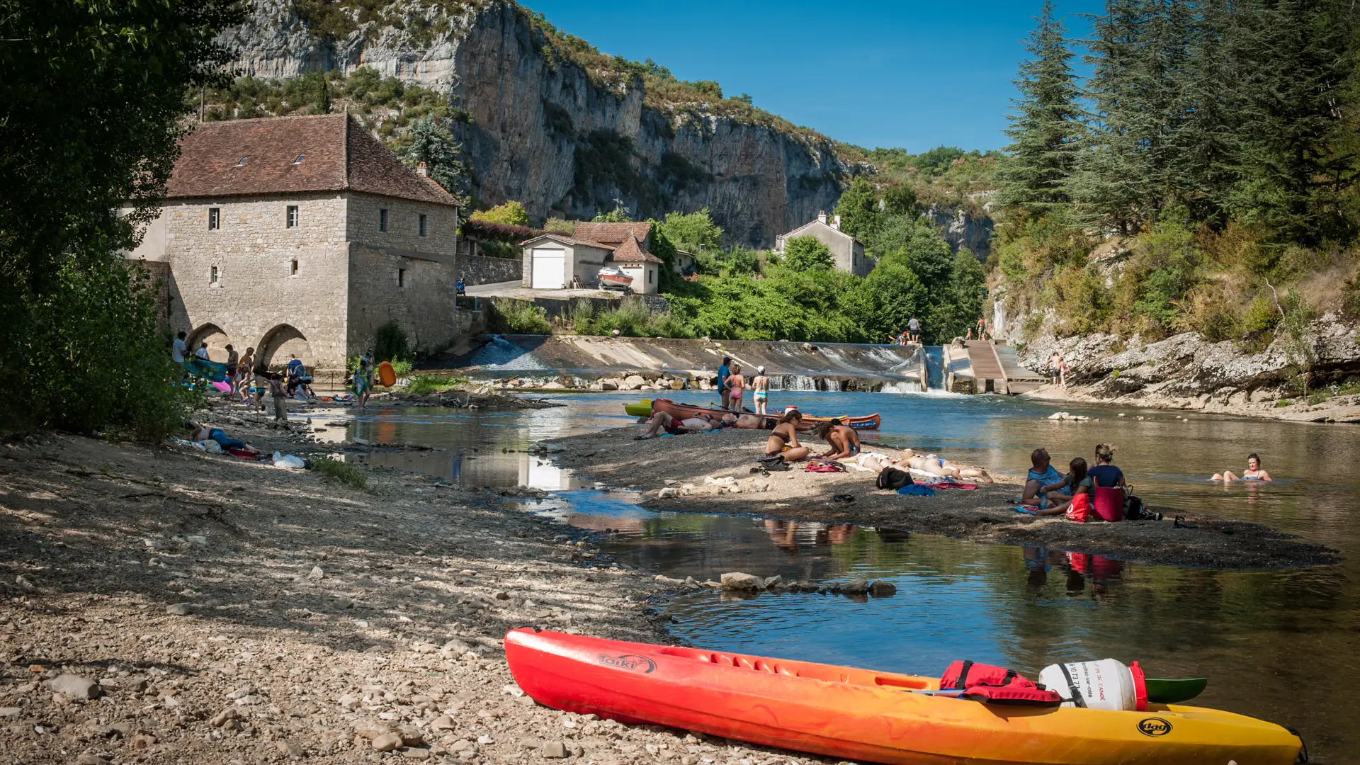 Baignade dans le Célé à Cabrerets_04 © Lot Tourisme - C. ORY