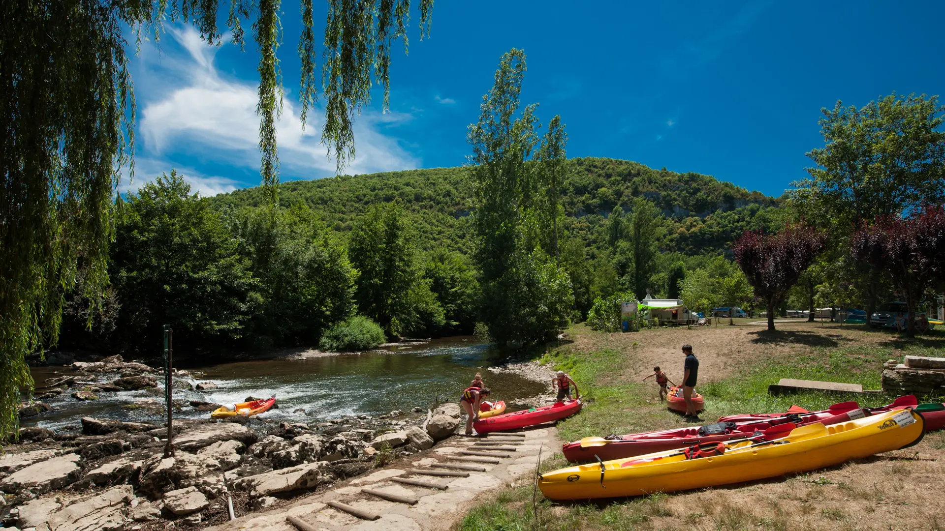 Baignade dans le Célé à Saint-Sulpice_05 © Lot Tourisme - C. ORY