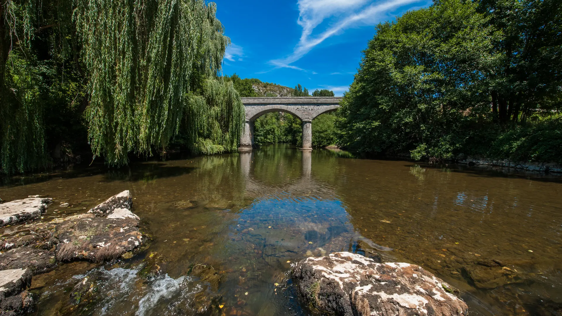 Baignade dans le Célé à Saint-Sulpice_01 © Lot Tourisme - C. ORY