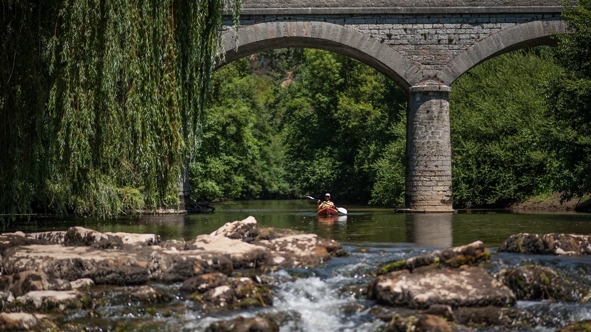 Baignade dans le Célé à Saint-Sulpice_02 © Lot Tourisme - C. ORY