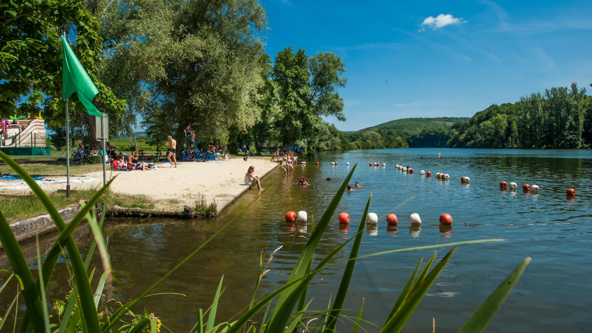 Baignade dans le Lot à Luzech_07 © Lot Tourisme - C. ORY