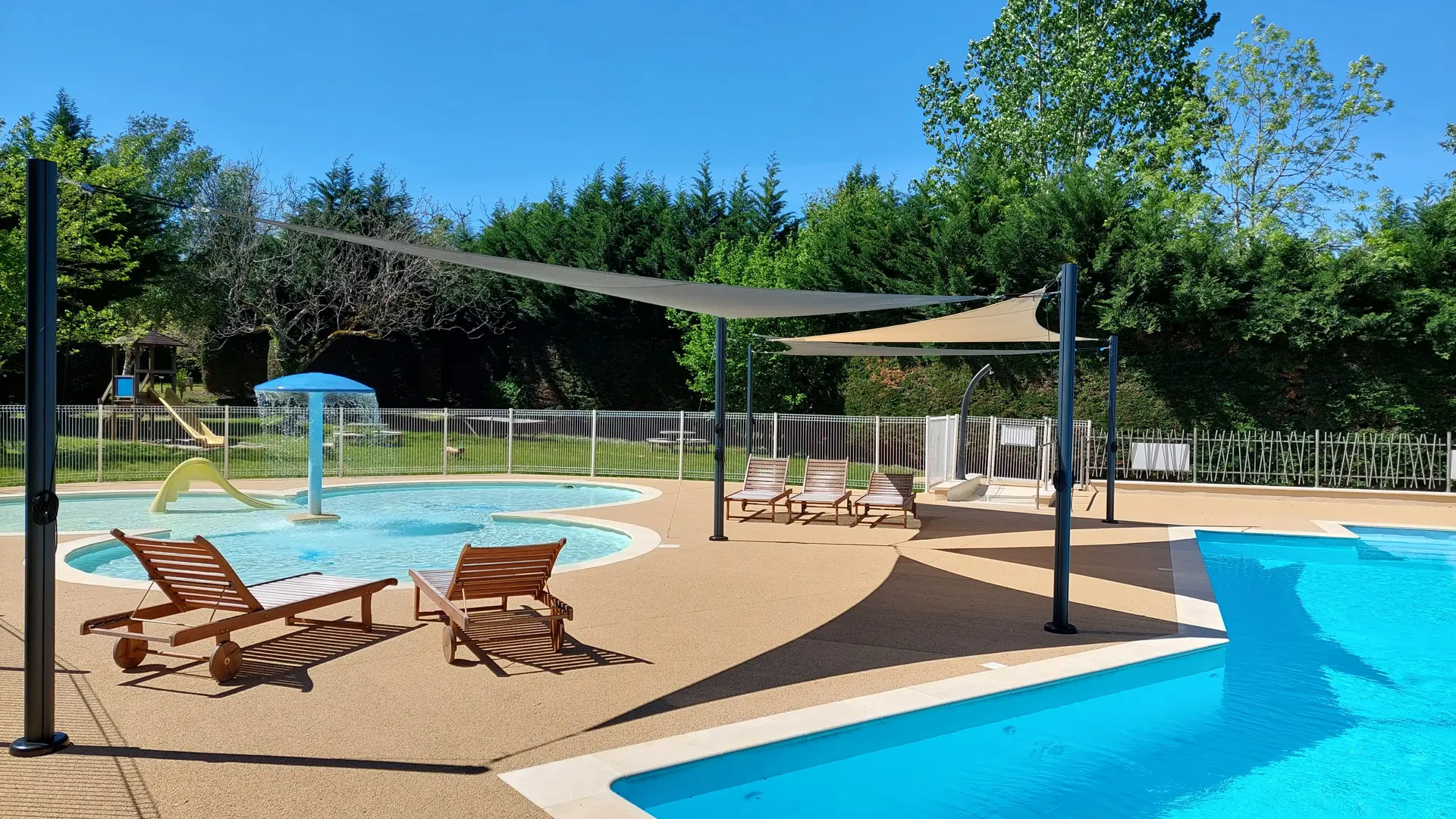 grande-piscine-camping-le-reve