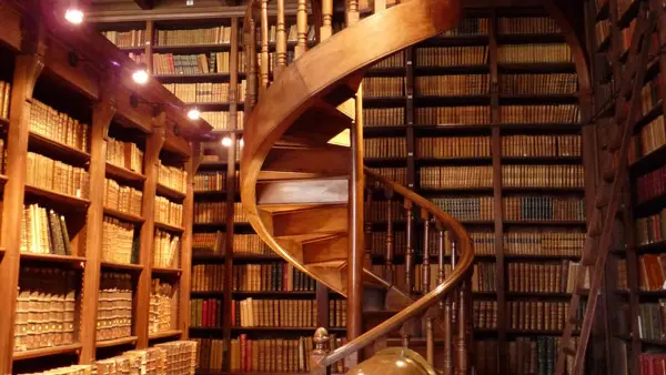 Bibliothe-que-Patrimoniale-et-de-Recherche-du-Grand-Cahors