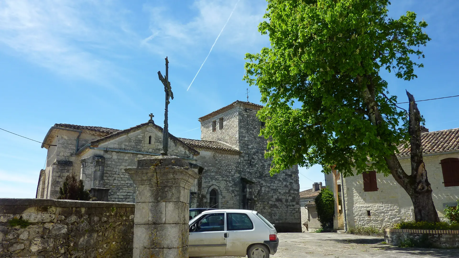 Boisse - Place de l'Eglise