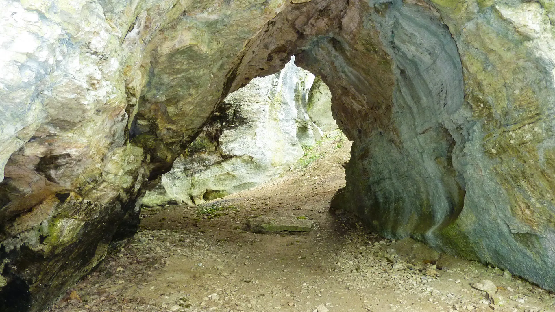 Blanzaguet - Abris préhistoriques du Roc des Monges © Lot Tourisme - C. Sanchez