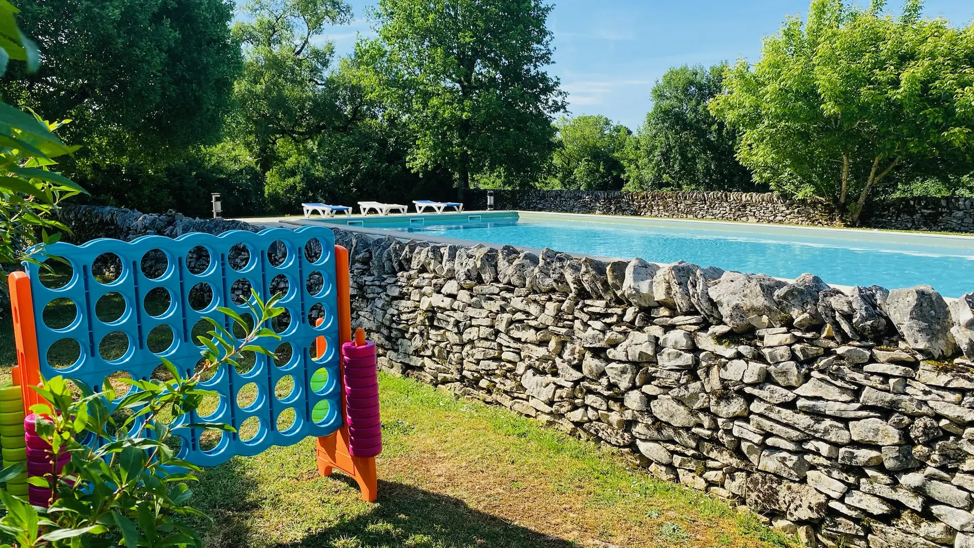 Jeux autour de la piscine