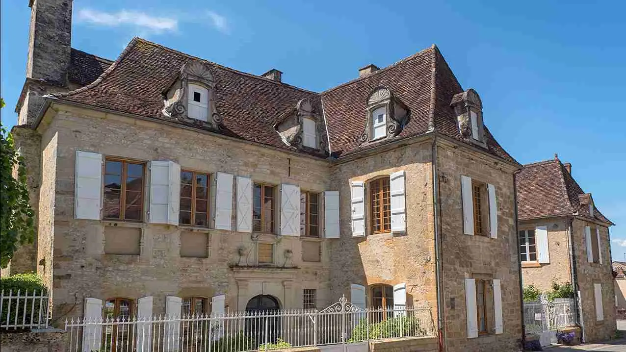 CAZALS - Domaine de Vielcastel - Façade de la maison noble des Salviac de Vielcastel