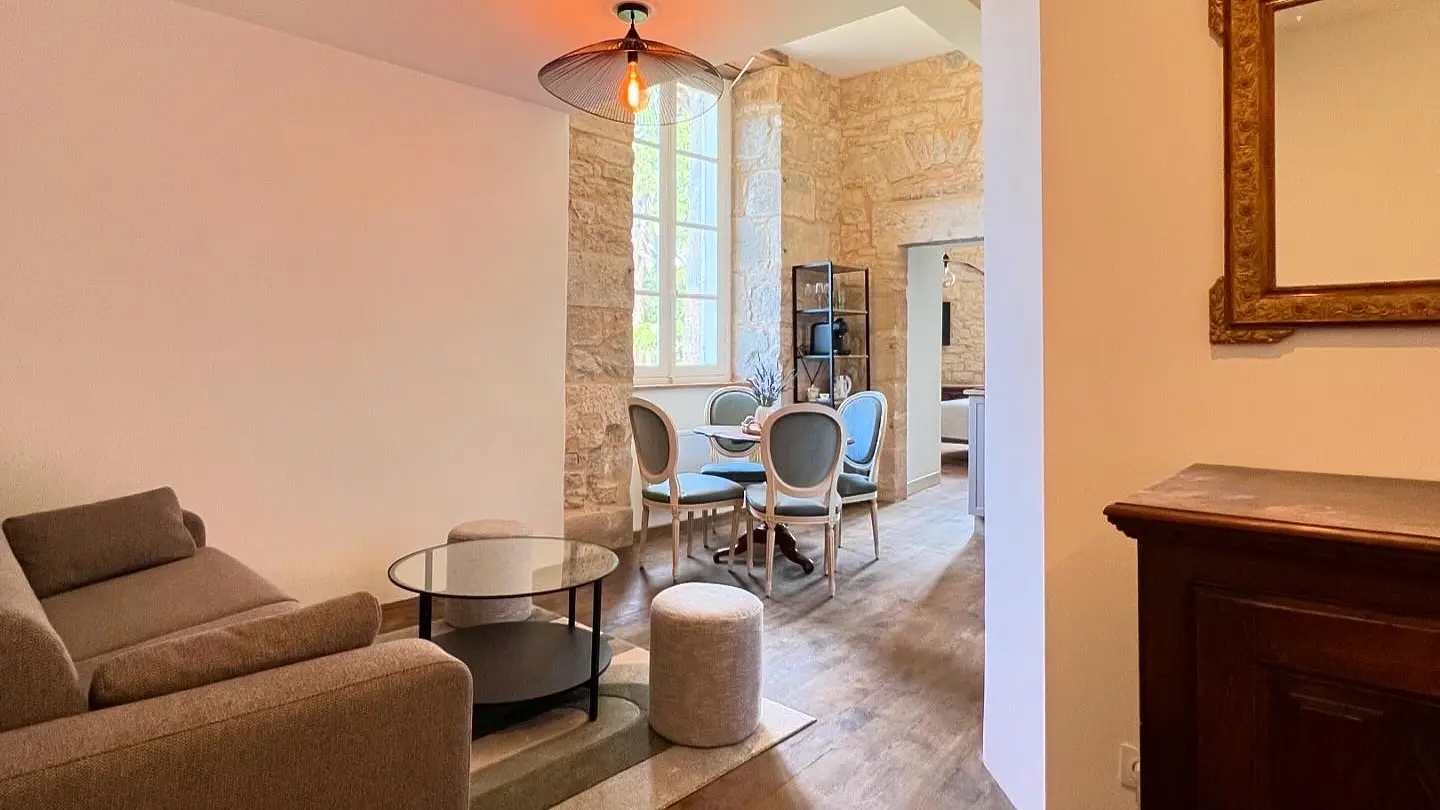 Salon appartement Loubressac