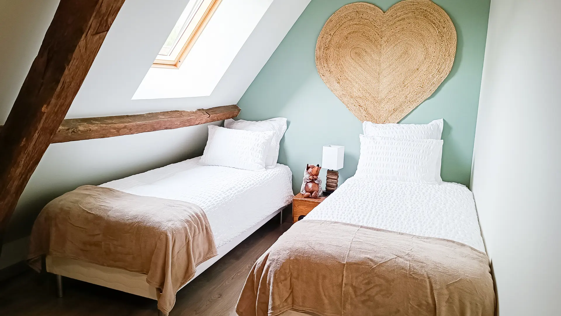 CHAMBRE ENFANT AU 2EME ETAGE