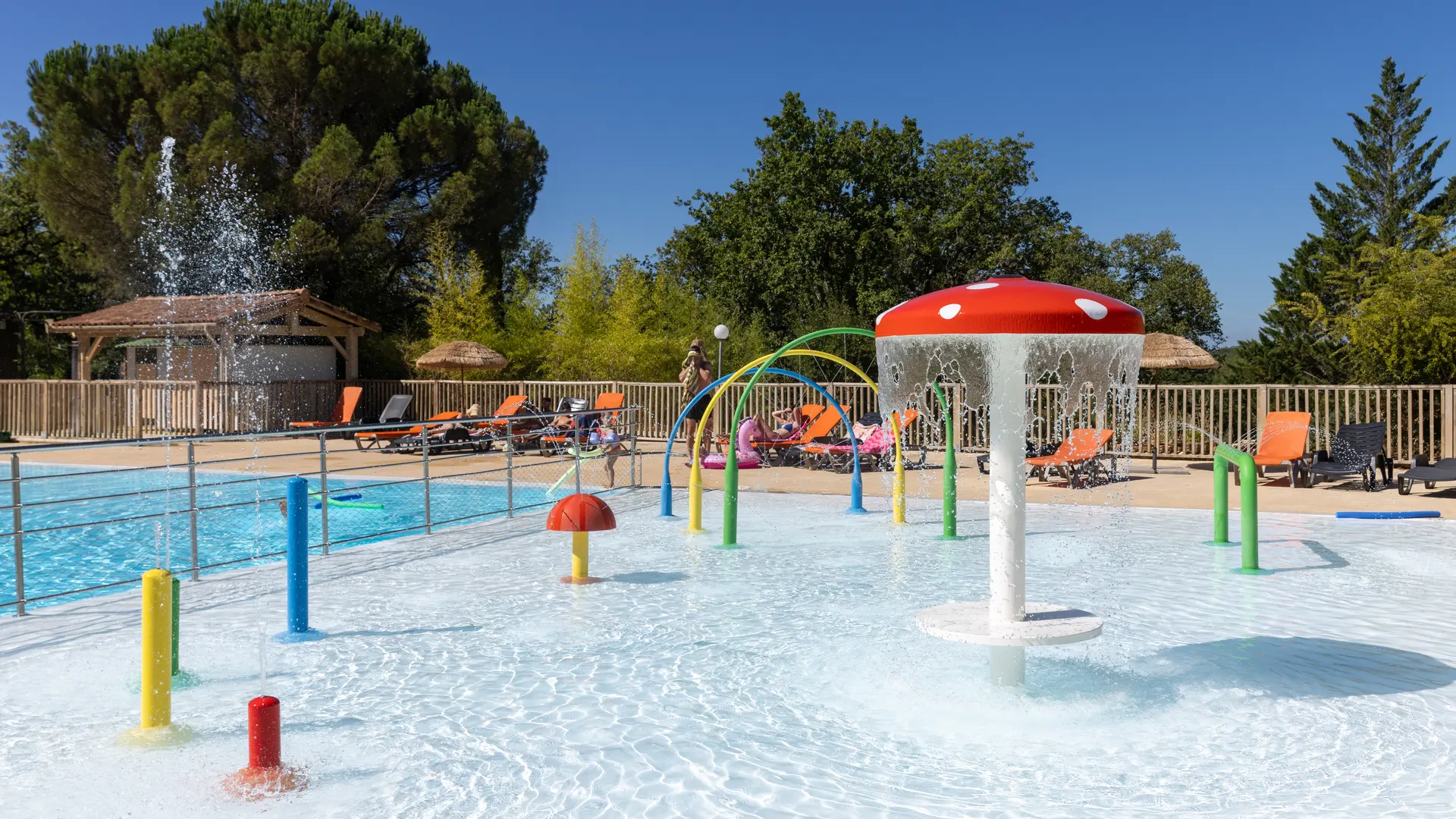 Espace jeux d'eau piscine