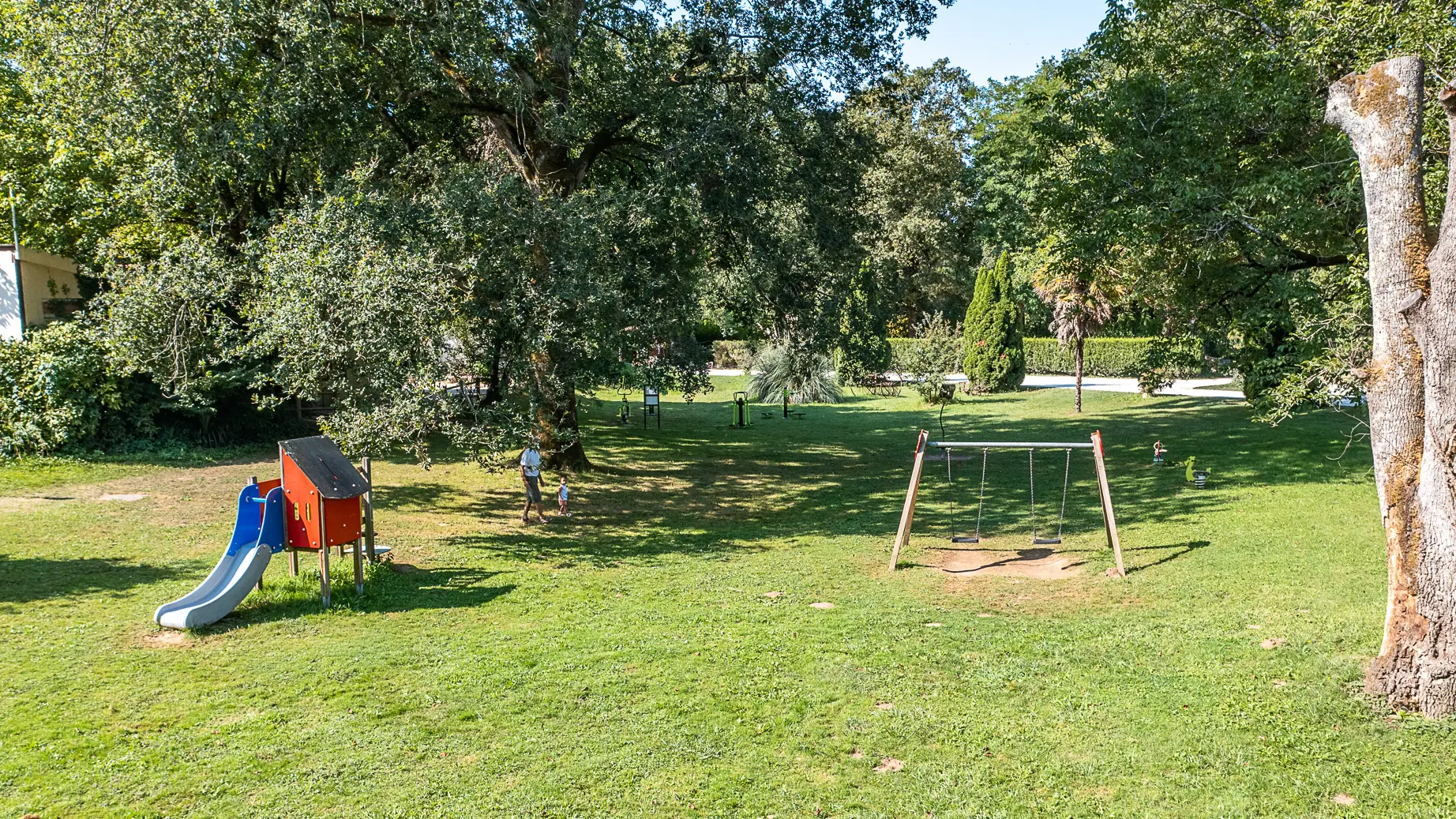 Camping Les Granges - Vue drone - aire de jeux