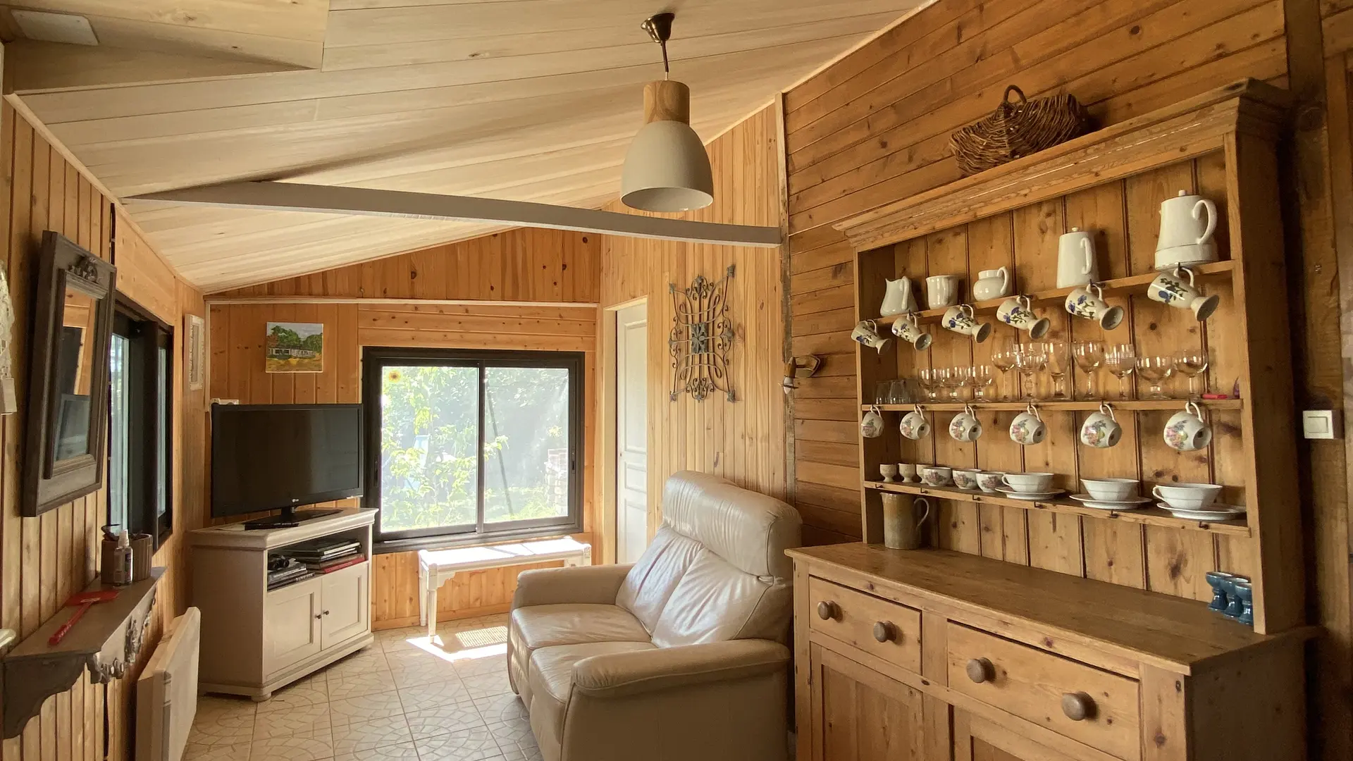Camping_les_terres_hautes_chalet_salon2