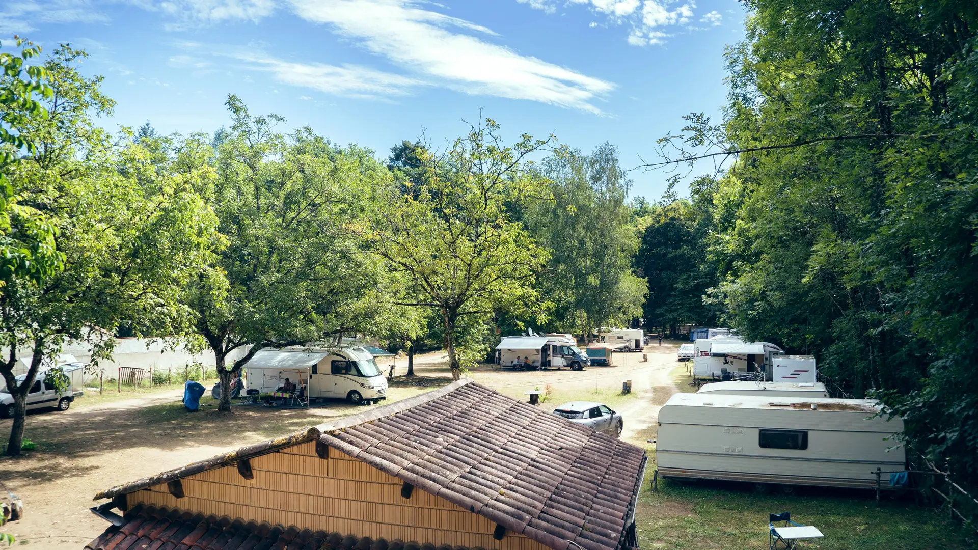 Aire naturelle les grands chênes- espace sanitaire