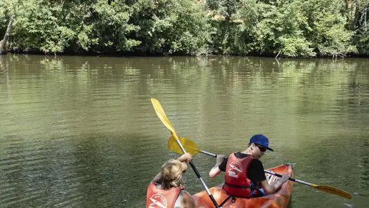 Canoë dans la vallée du Célé