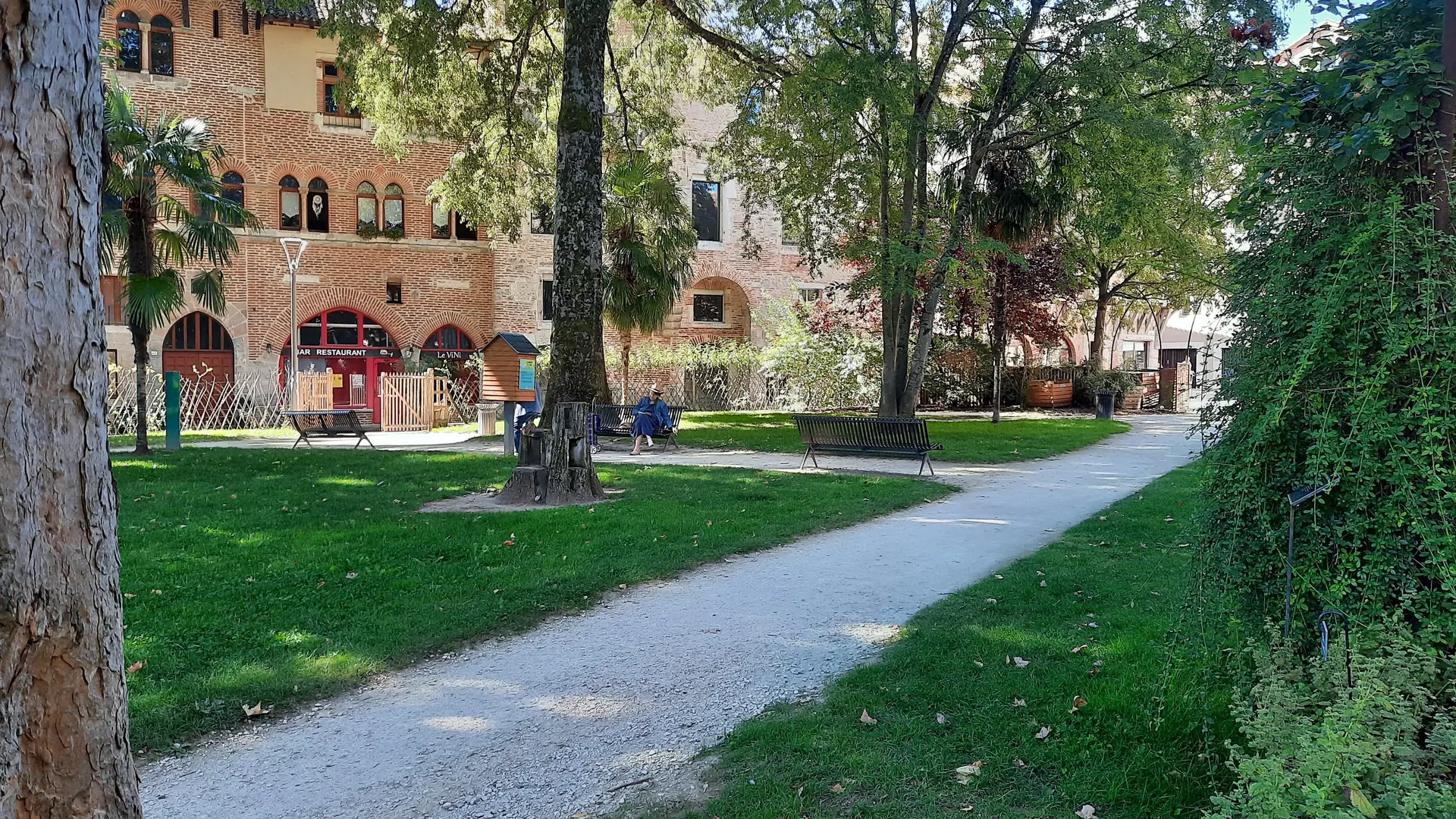 Cahors - Espace detente Square O. de Magny 1