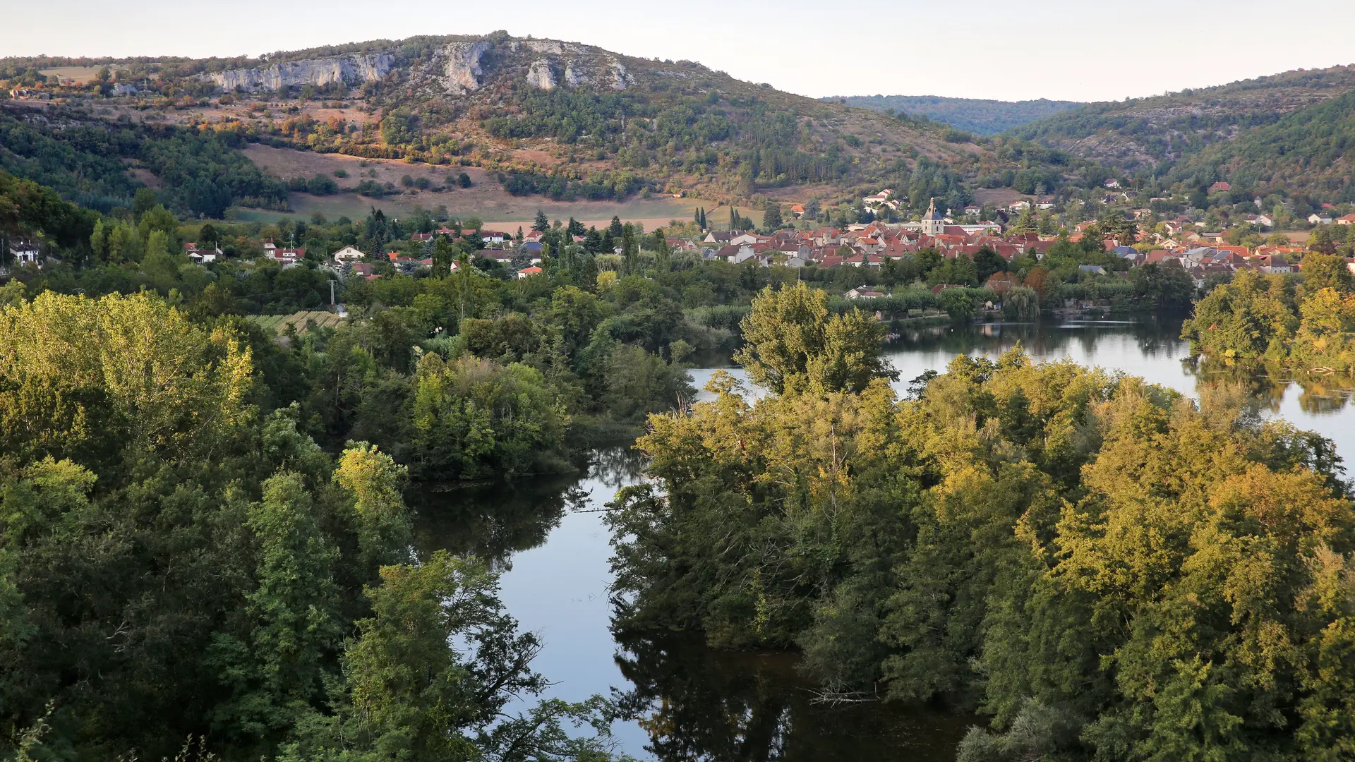 Cajarc et la rivière Lot - ©Jérôme Morel