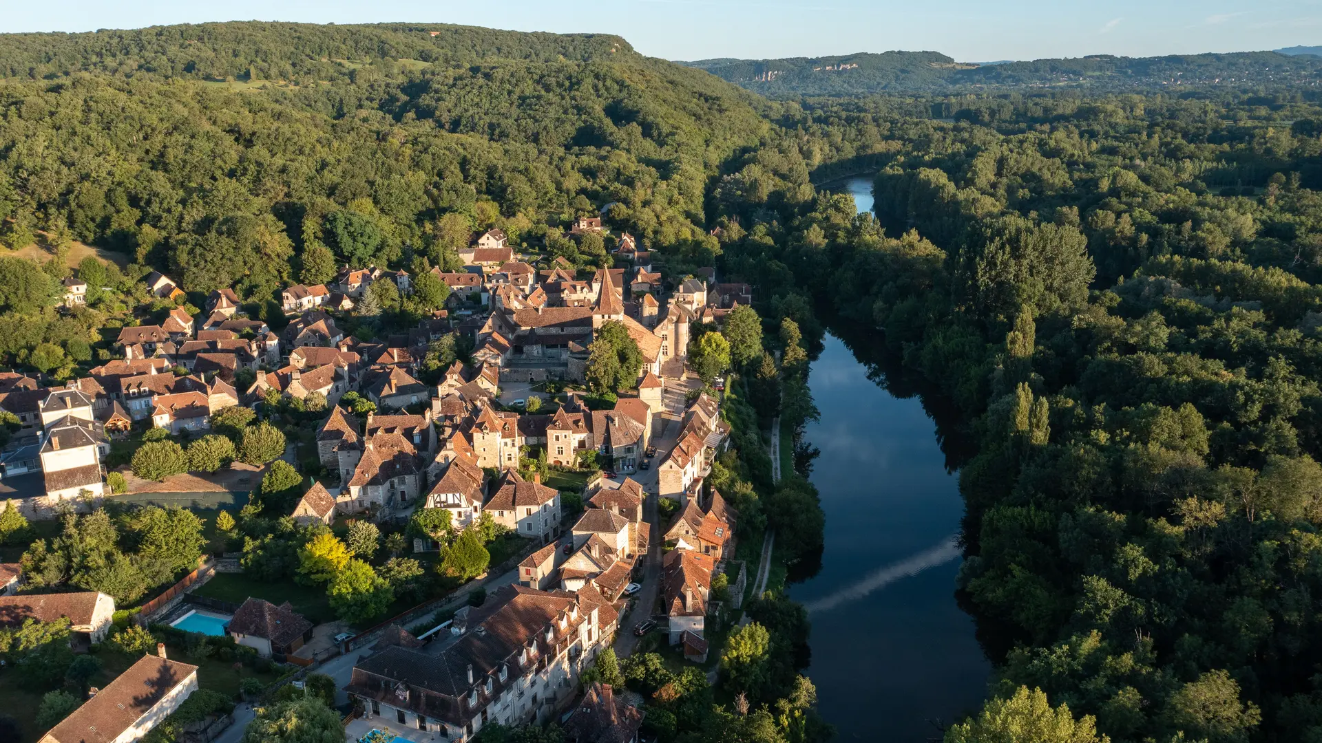 Vue drone du village de Carennac
